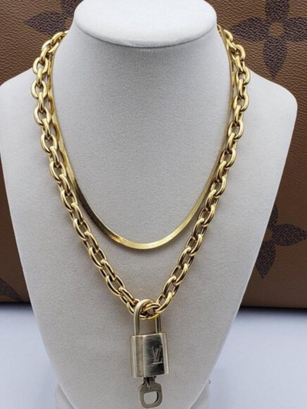 Authentic Louis Vuitton Padlock w/unbranded 18k GoldPlated stainless DoubleChain - Picture 12 of 15